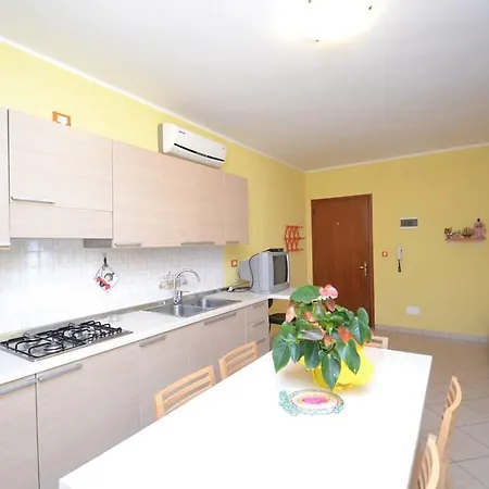 Apartment In 25001 *