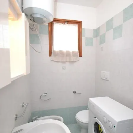 In 25001 Rosolina Mare